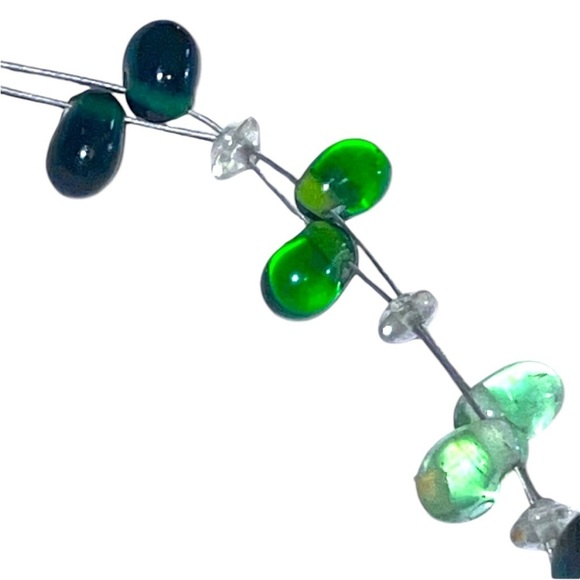 Estate Shades of Green Glass Drop Teardrop Bead Beaded illusion Necklace - Picture 6 of 7